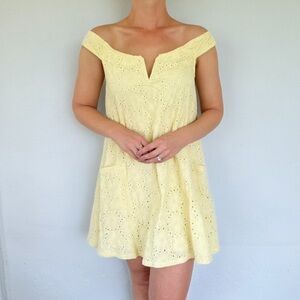 TOBI pale yellow eyelet lace off-shoulder shift style pocket dress size XS
